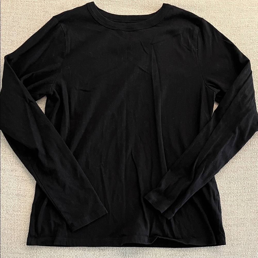 Old Navy Black Long-Sleeve Crewneck Tee